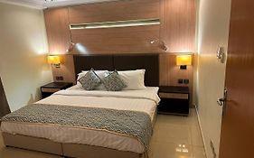Al Fursan Hotel